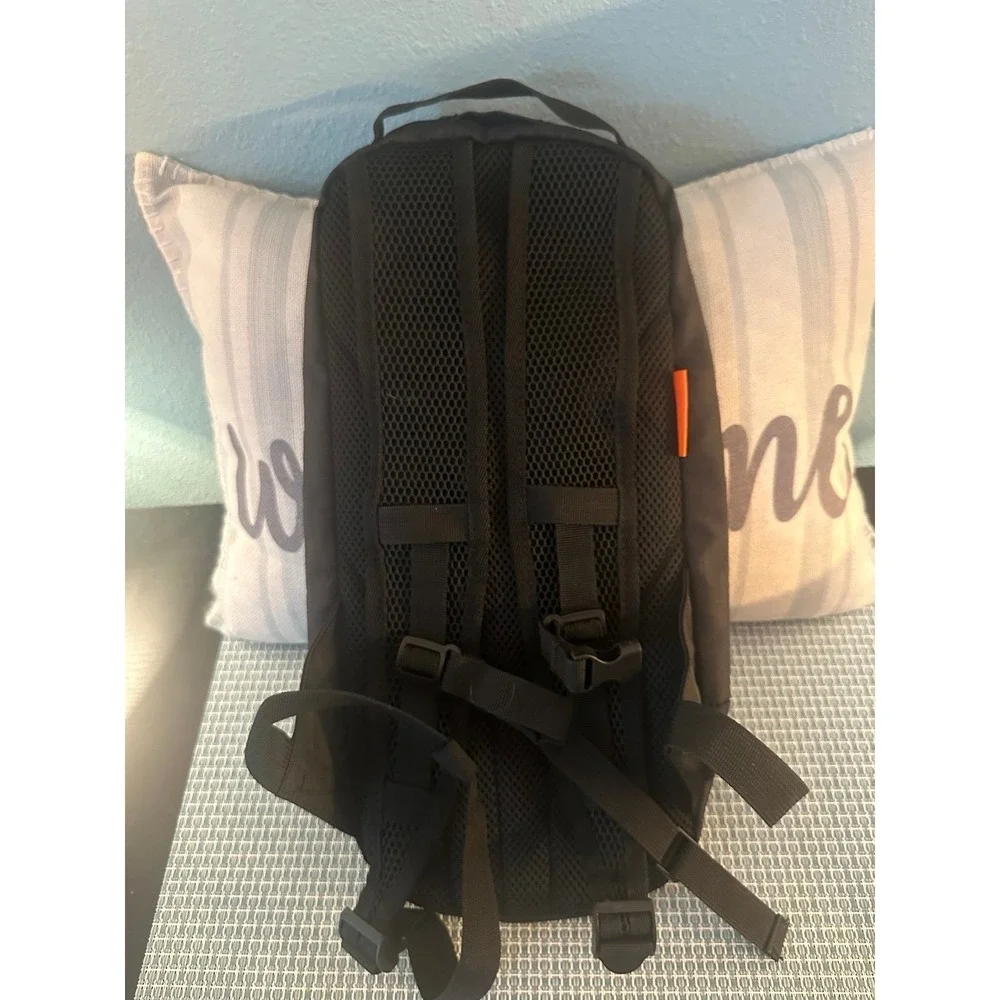 OZARK TRAIL  Hydration Back Pack Black 1.5 Liter Reservoir